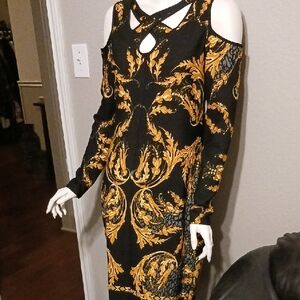 BOLD ELEMENTS  Black and Gold Patterned Dress